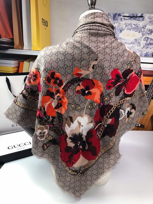 GUCCI 25S SCARF 140 IN CASHMERE 740370