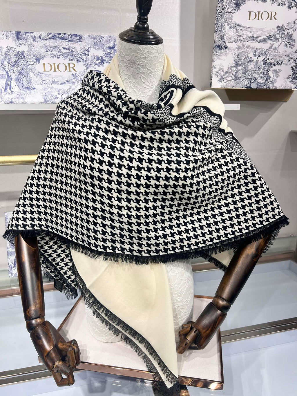 DIOR SCARF 140 CM IN CASHMERE SILK FABRIC 726470