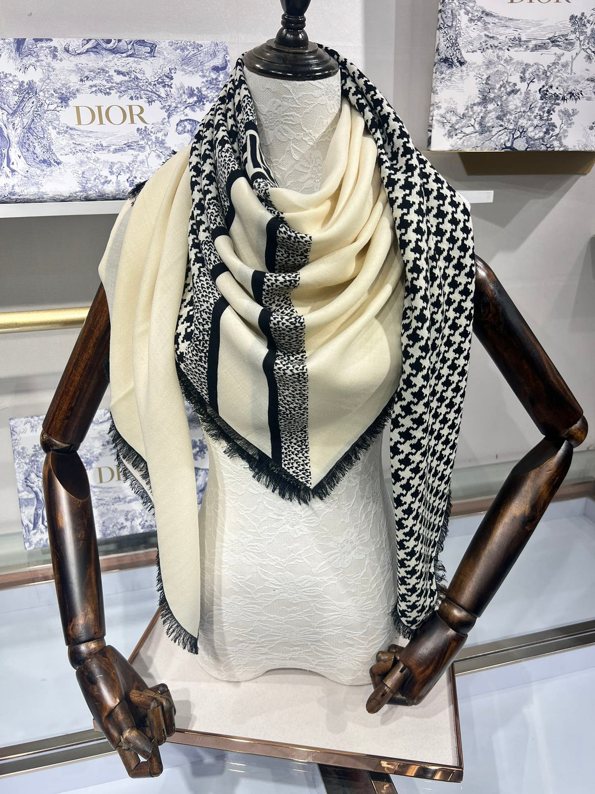 DIOR SCARF 140 CM IN CASHMERE SILK FABRIC 726470