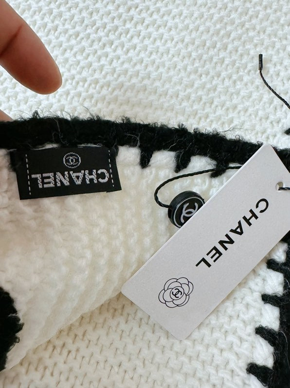 CHANEL 25S SCARF 200 IN CASHMERE 740364