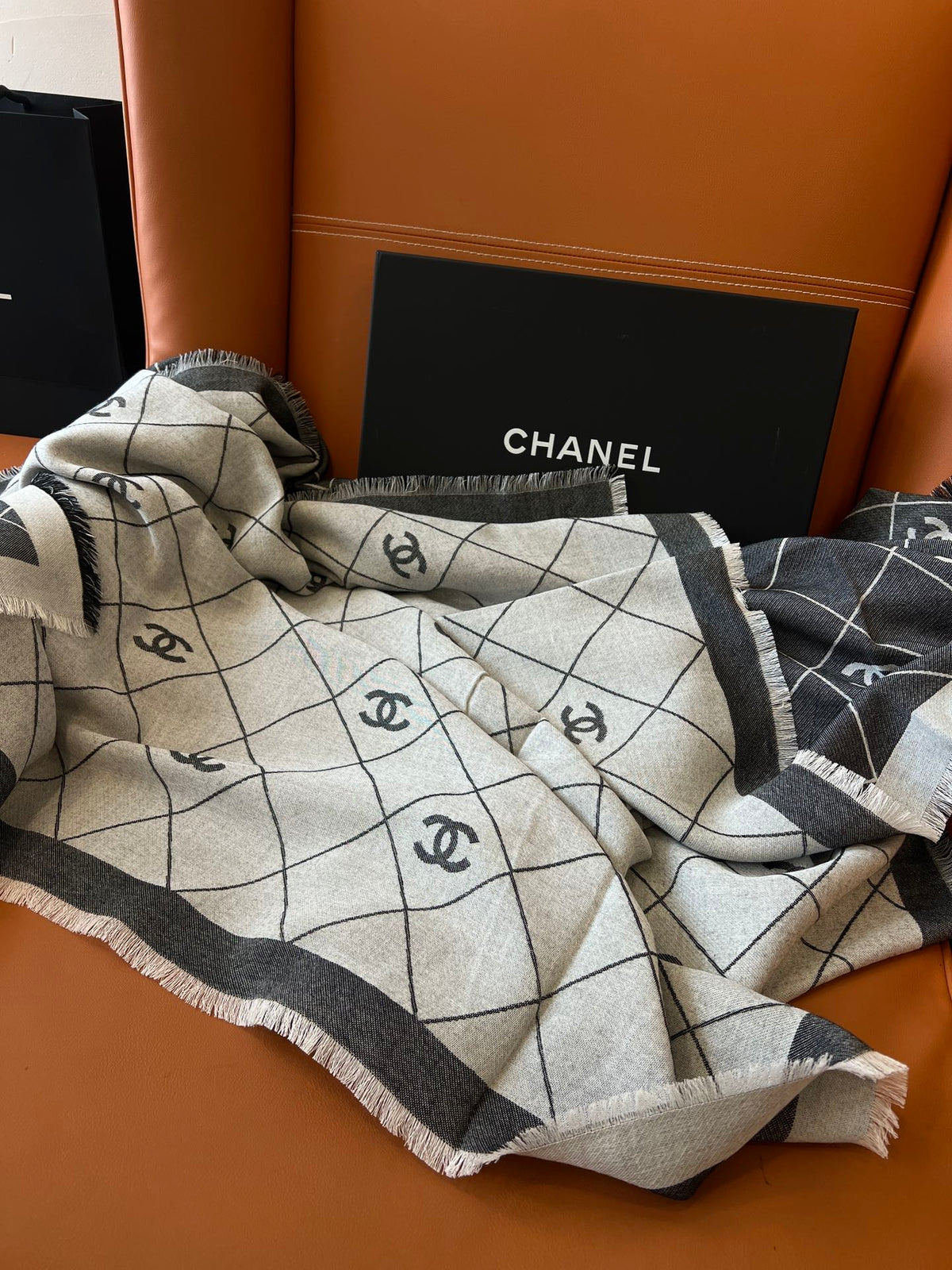 CHANEL 25S SCARF 140 IN WOOL SILK 700810