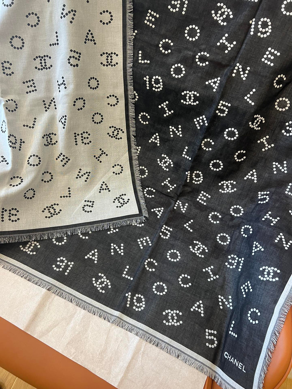 CHANEL 25S SCARF 140 IN WOOL SILK 700811