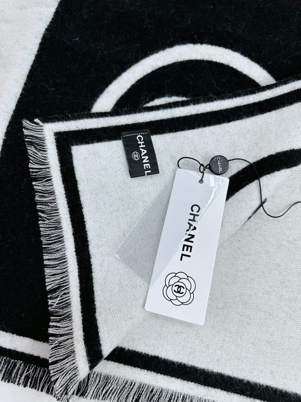 CHANEL 25S SCARF 195 IN CASHMERE WOOL 709604