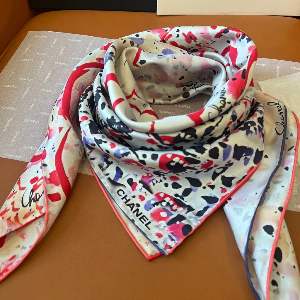 CHANEL 25S SCARF 90 IN SILK TWILL 700818