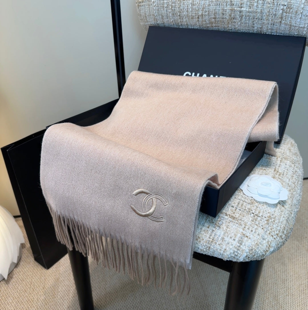 CHANEL 25S SCARF 180 IN CASHMERE 989789