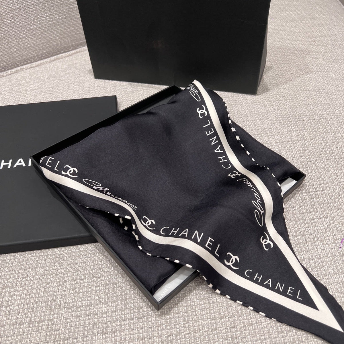 CHANEL 25S SCARF 160 IN SILK 697661