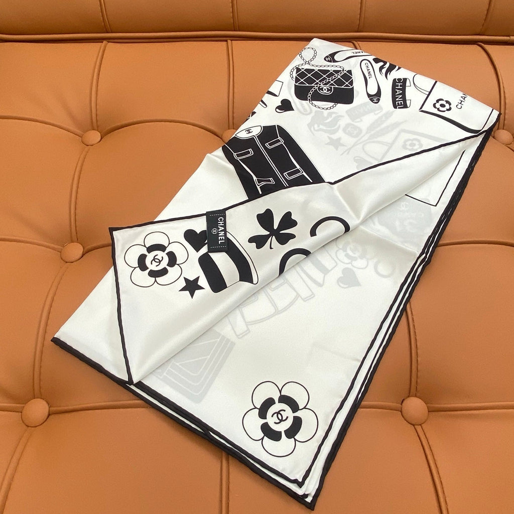 CHANEL 25S SCARF 90 IN SILK 703697