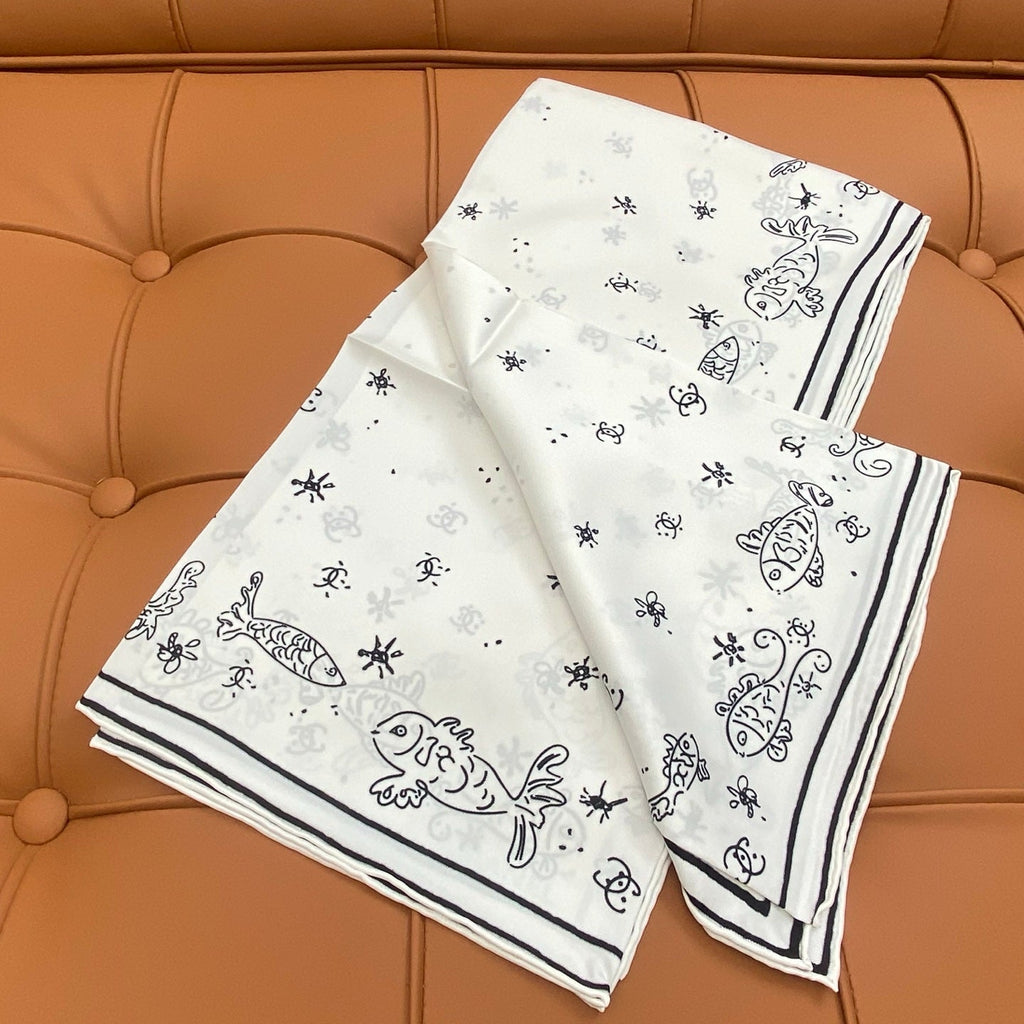 CHANEL 25S SCARF 90 IN SILK 703705