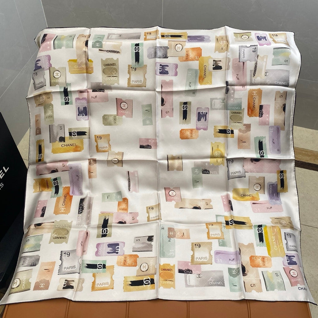 CHANEL 25S SCARF 90 IN SILK 703700