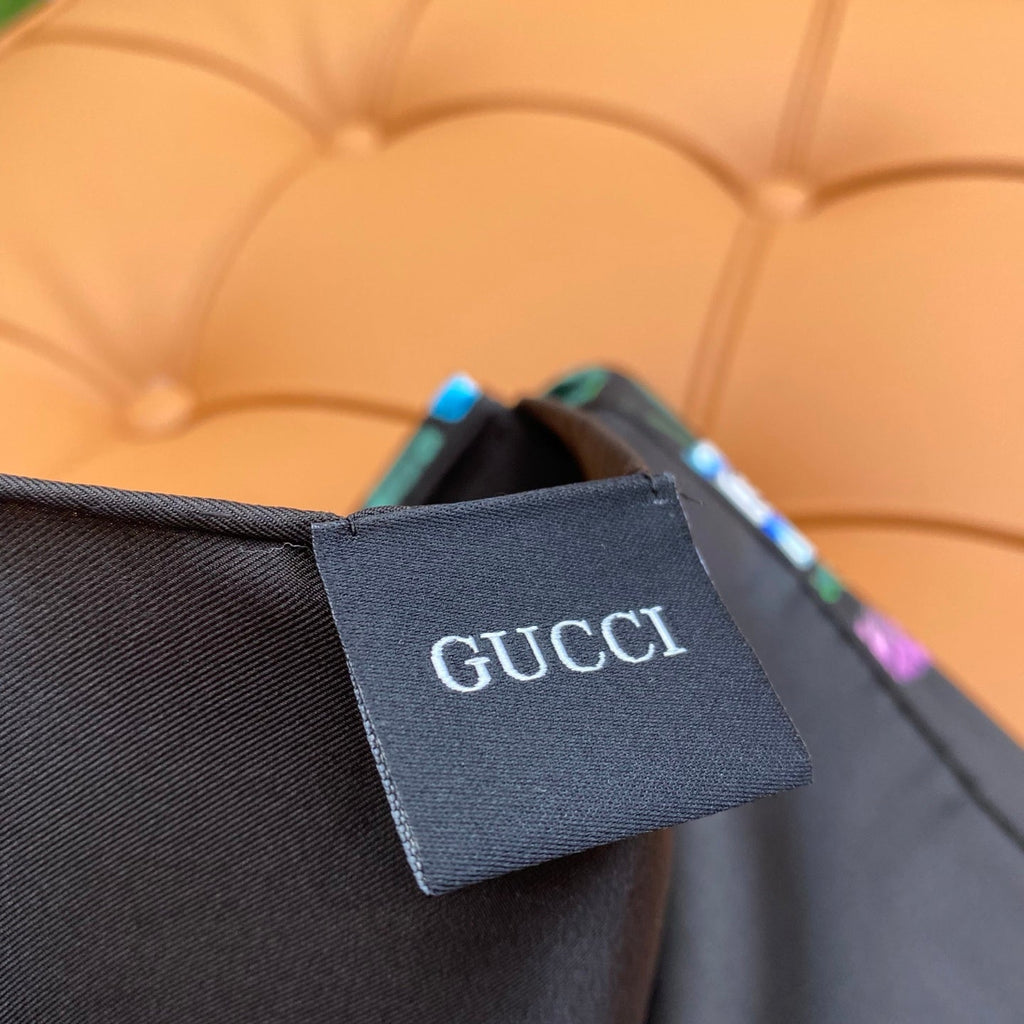 GUCCI 25S SCARF 90 IN SILK 718505