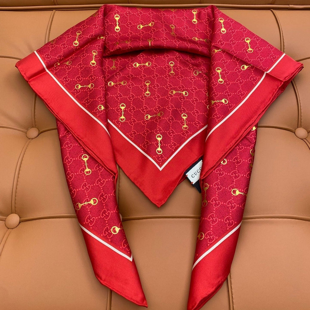 GUCCI 25S SCARF 90 IN SILK 718512