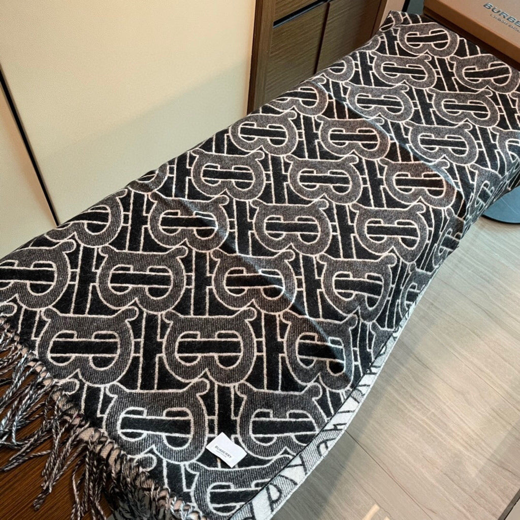 BURBERRY BBR SCARF 200 CM IN CASHMERE 525802