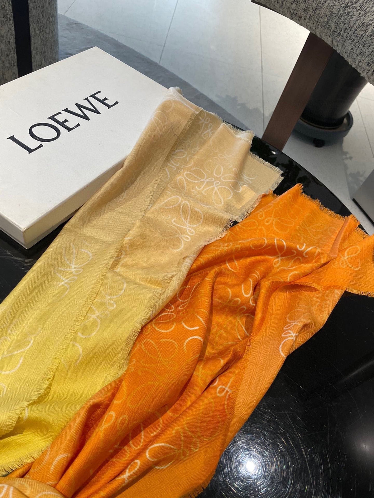 LOEWE 25S SCARF 200 IN CASHMERE SILK 0001