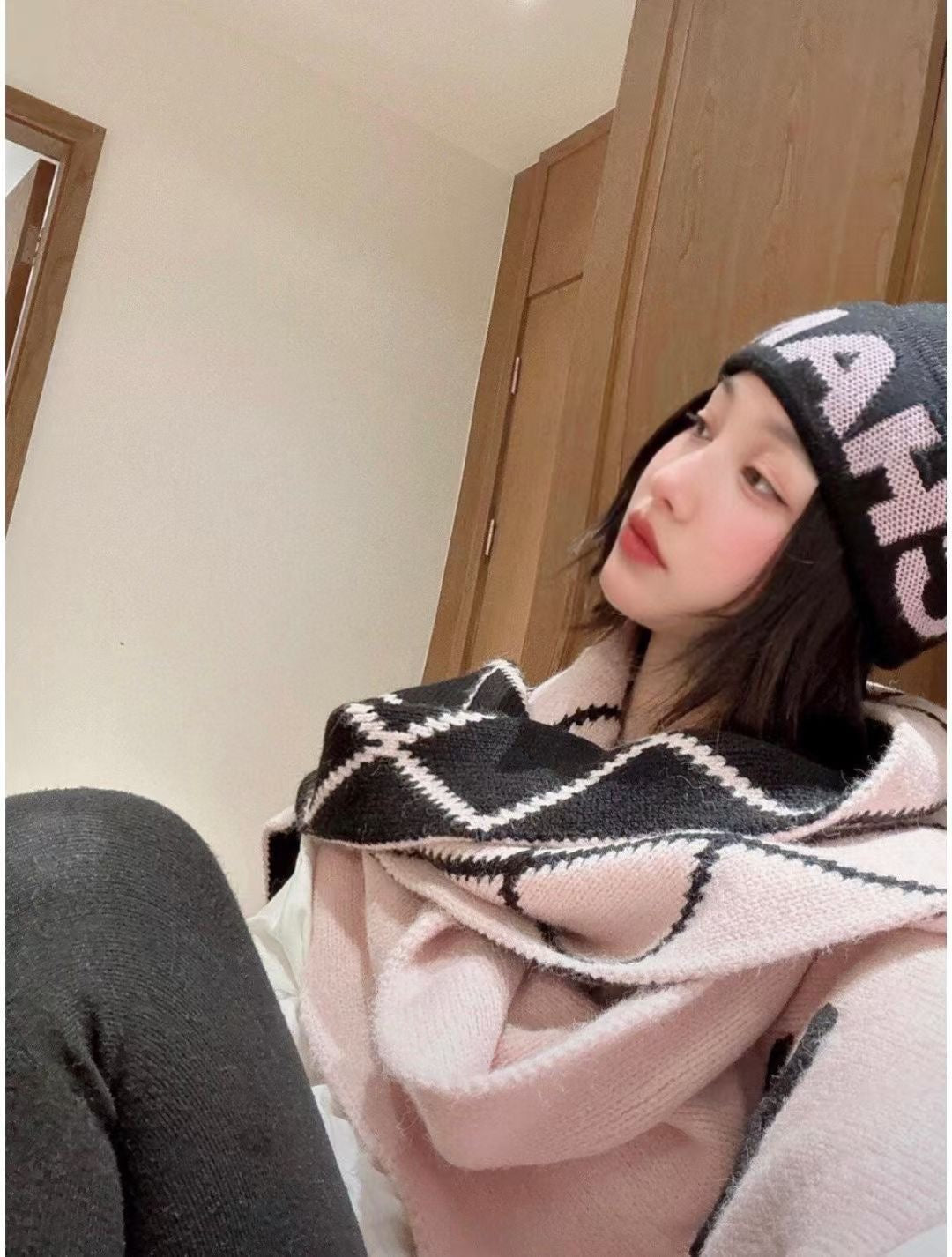 CHANEL 25S SCARF 180 CM IN WOOL CASHMERE 943030