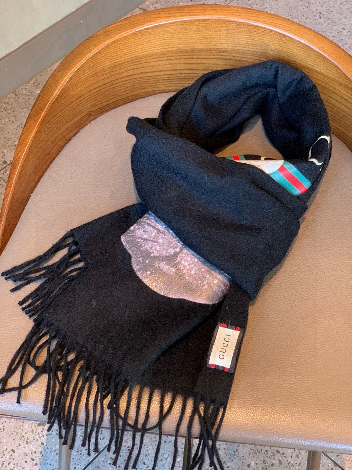 GUCCI 25S SCARF 180 IN CASHMERE 583605