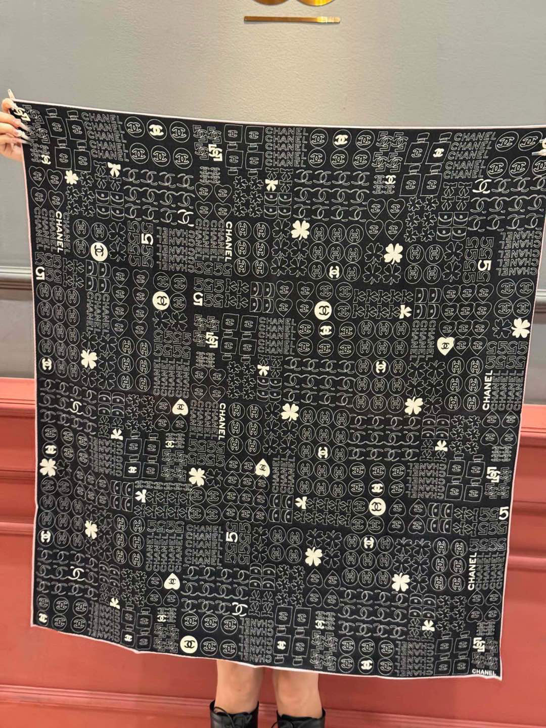 CHANEL 25S SCARF 110 IN CASHMERE SILK 738477