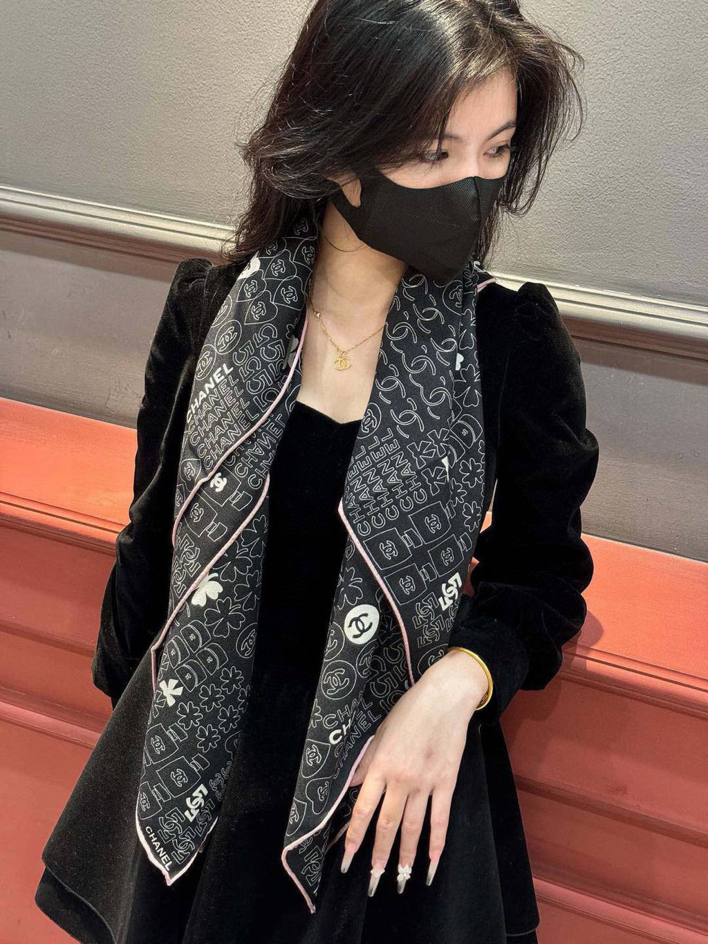 CHANEL 25S SCARF 110 IN CASHMERE SILK 738477