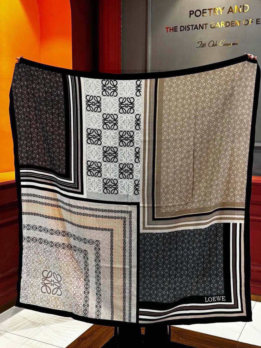 LOEWE 25S SCARF 140 IN CASHMERE SILK 738549