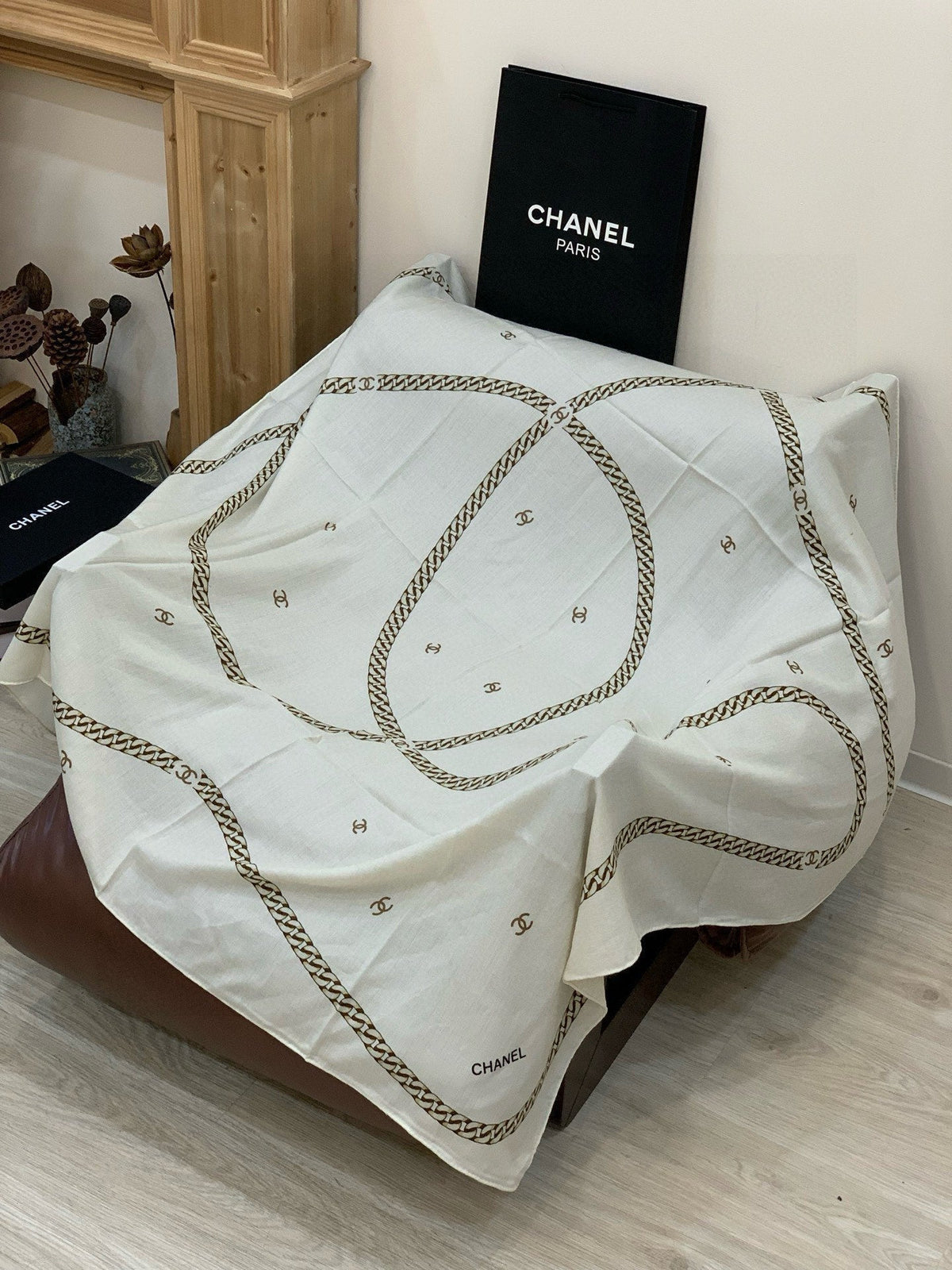 CHANEL 25S SCARF 135 IN SILK AND CASHMERE 932009