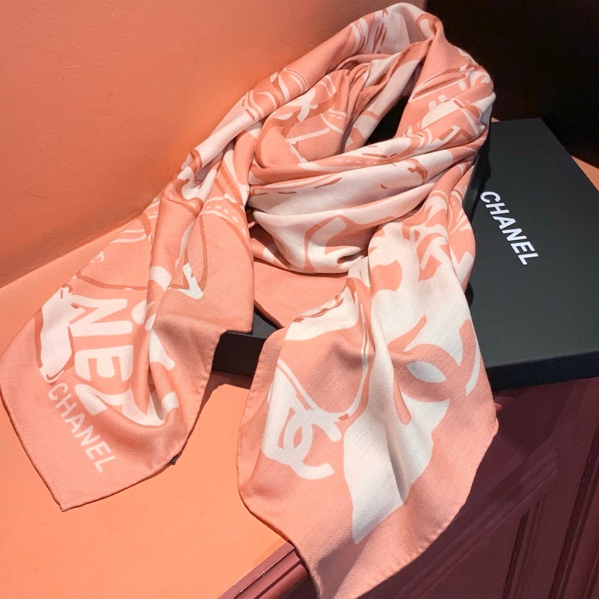 CHANEL 25S SCARF 135 CM IN CASHMERE SILK 941789