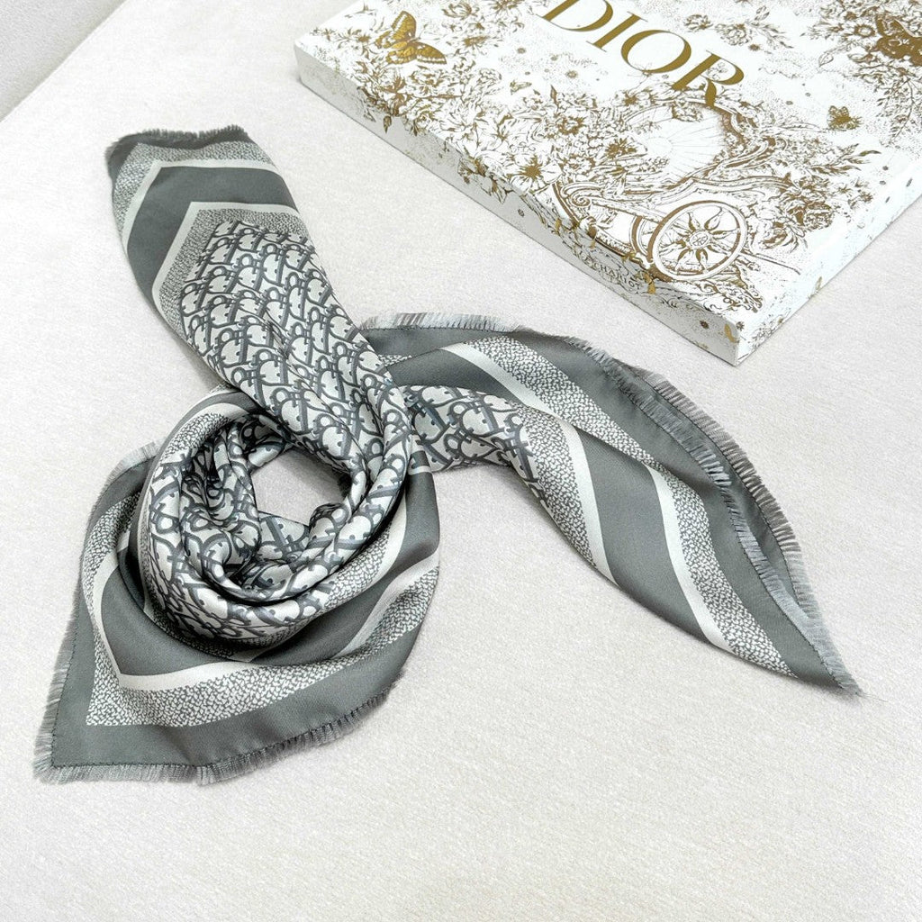 DIOR SCARF 70 CM IN SILK 600304