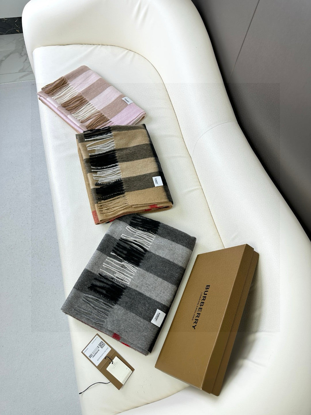 BURBERRY BBR SCARF 200 CM IN CASHMERE 726424