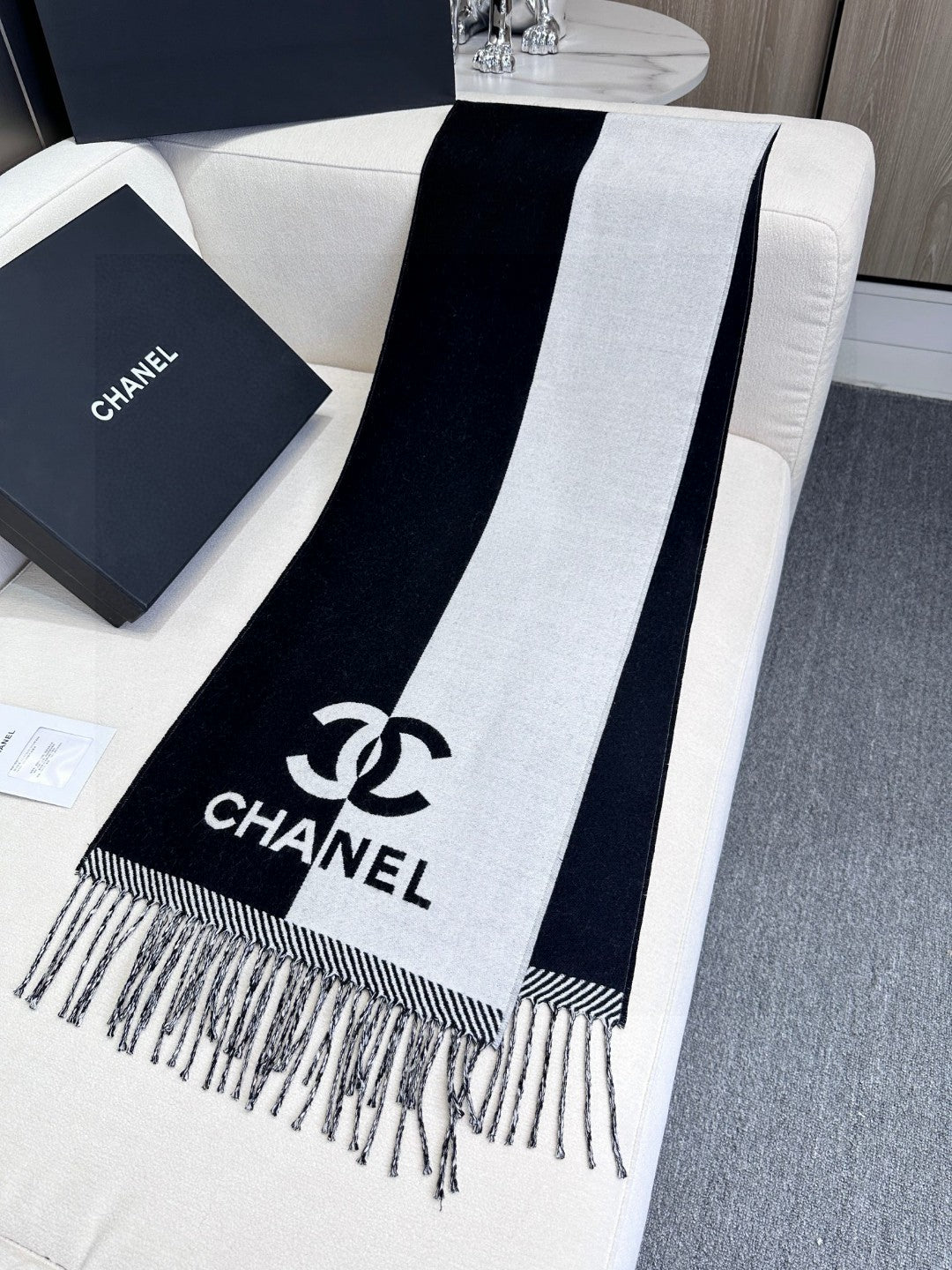CHANEL 25S SCARF 184 IN MERINO WOOL 727324