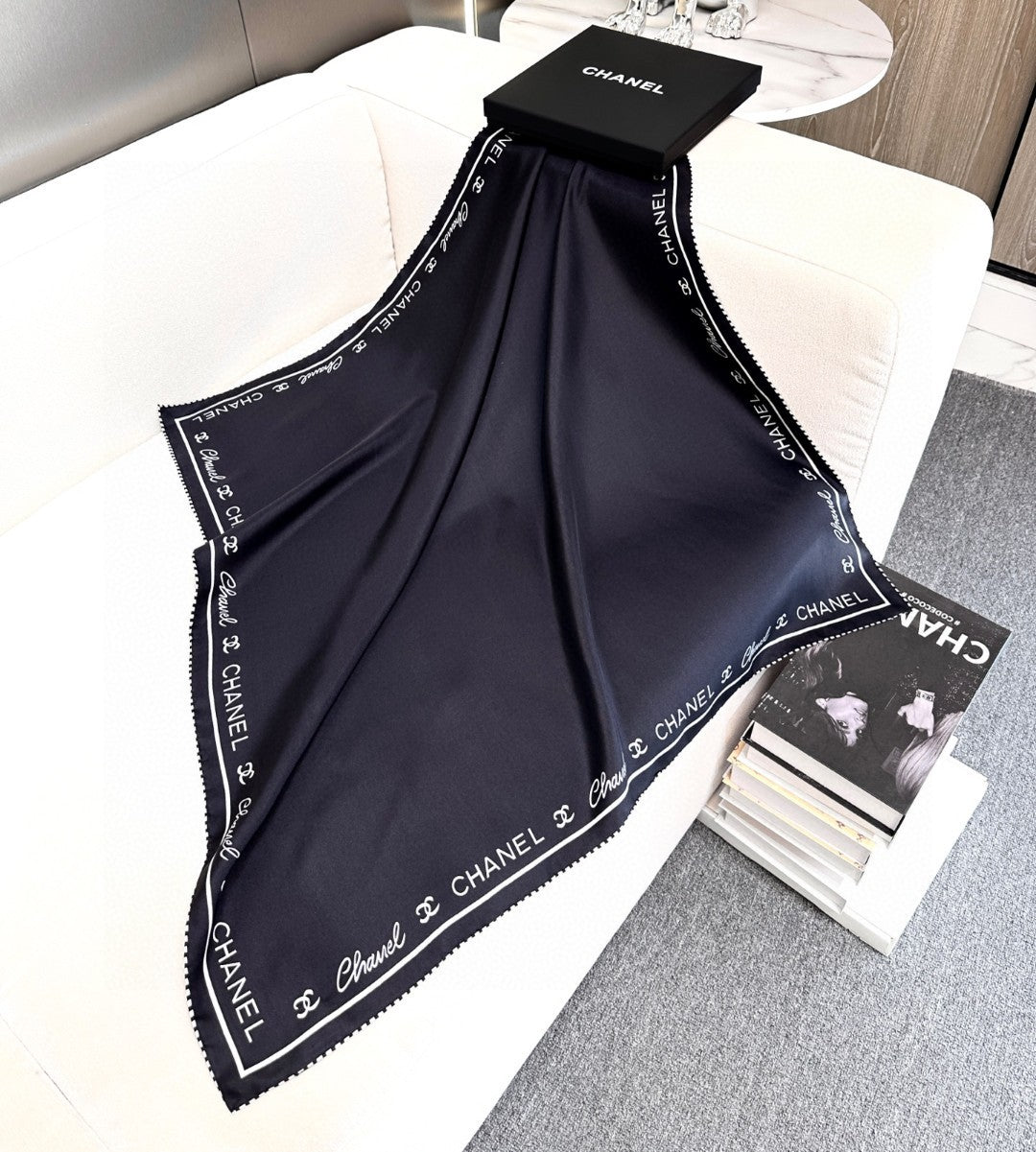 CHANEL 25S SCARF 90 IN SILK 732123