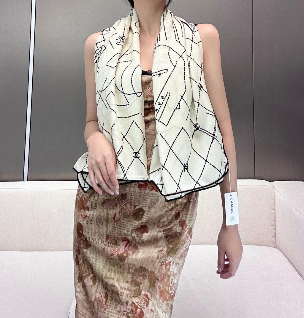 CHANEL 25S SCARF 140 IN CASHMERE SILK 727347