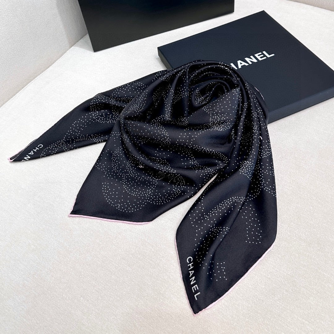 CHANEL 25S SCARF 90 IN SILK 730643